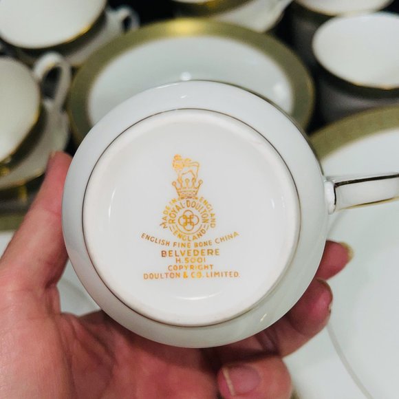 Royal Doulton "Belvedere" Bone China Dinnerware Set - Picture 6 of 6